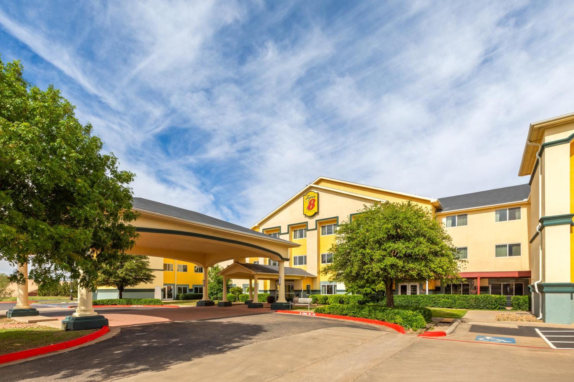 Super 8 By Wyndham Lubbock West Hotel Exterior photo