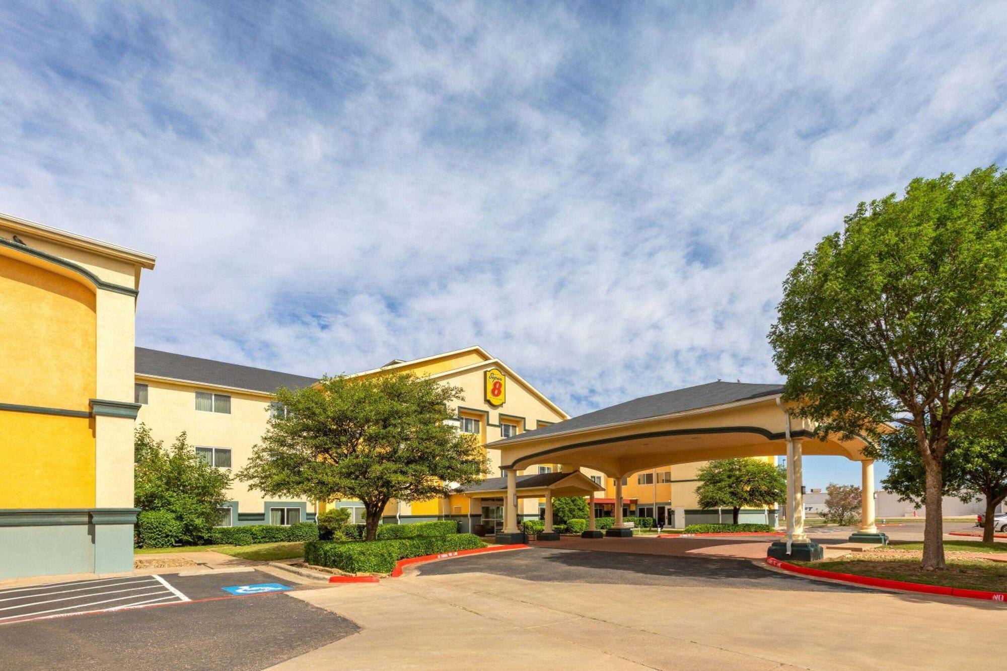 Super 8 By Wyndham Lubbock West Hotel Exterior photo